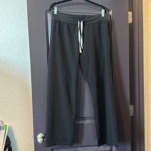 FIGS black Livingston basic scrub pant NWOT